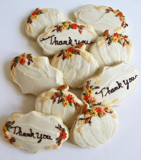 Sugar Cookies With Buttercream Frosting, Cookies With Buttercream Frosting, Pumpkin Table Decor, Thanksgiving Desserts Pumpkin, Fall Decorated Cookies, Dessert Pumpkin, Soft Sugar Cookie Recipe, Cookies Pumpkin, Pumpkin Table Decorations