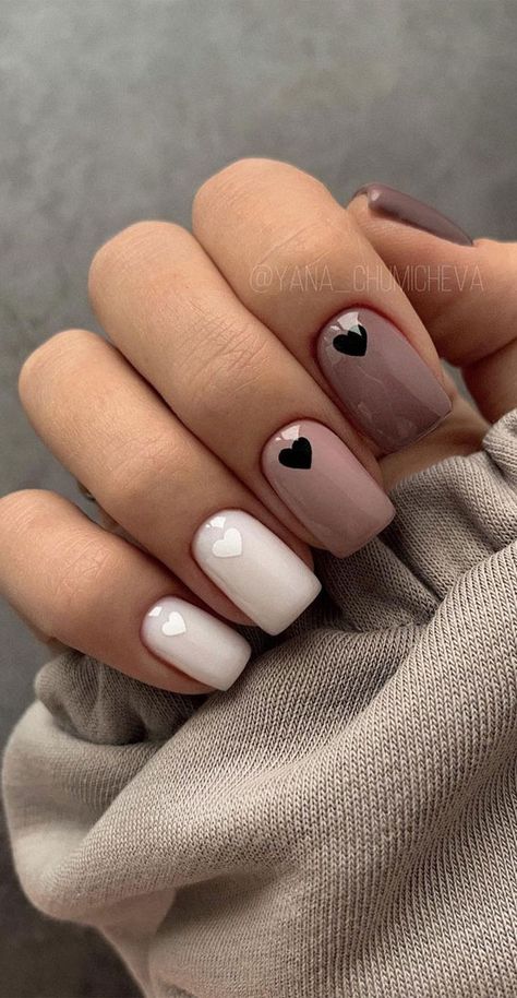 100 Beautiful wedding nail art ideas for your big day 1 - Fab Mood | Wedding Colours, Wedding Themes, Wedding colour palettes Cute Gel Nails, Short Acrylic Nails Designs, Uv Gel Nails, Neutral Nails, Manicure Y Pedicure, Heart Nails, Funky Nails, Short Acrylic Nails, Valentine's Day Nails