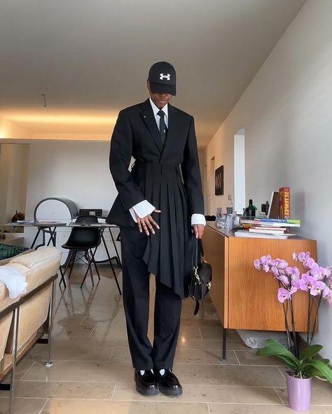 Nthabiseng (@itsnthabim) • Instagram photos and videos Black Masc Women In Suits, Queer Gala Outfit, All Black Graduation Outfit, Suit Dress Nonbinary, Fancy Casual, Black Button Down Outfit, Layering Men Outfits, Black Dandyism Fashion, Queer Black Tie Fashion