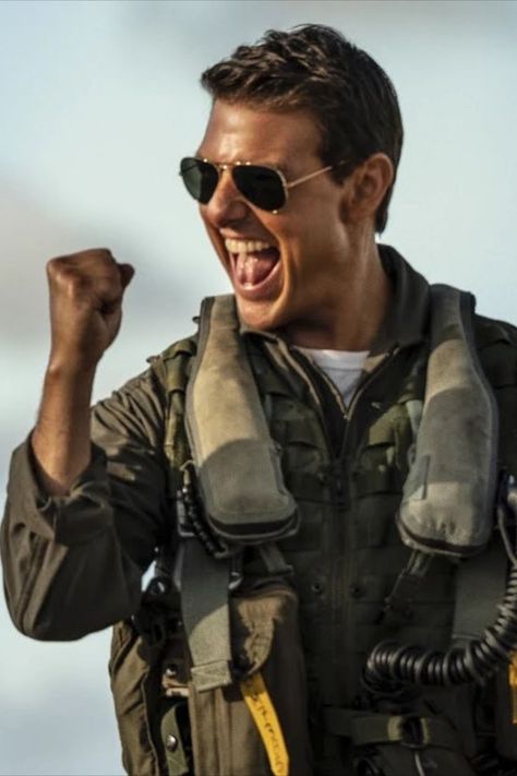 🙌🏼 Tom Cruise 🙌🏼 Ray Ban Aviators 🙌🏼 | First released in 1937, it’s safe to say the Aviator is a timeless classic! Ray Ban Aviators Mens, Rayban Aviator Men, Tom Cruise Sunglasses, Mission Impossible 7, Sky Cinema, Miles Teller, Steve Carell, Ray Ban Aviator, Men In Black