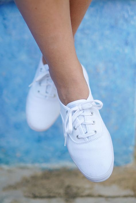 Must Haves Fashion, Fashion Week Nyc, Tretorn Sneakers, New York Lifestyle, Cheerleader Gift, White Keds, Summer Must Haves, Champion Sneakers, Keds Style