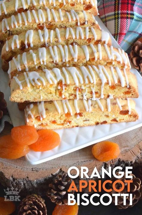 Apricot Biscotti Recipe, Apricot Biscotti, Christmas Biscotti Recipe, Best Biscotti Recipe, Christmas Biscotti, Easy Biscotti Recipe, Almond Biscotti Recipe, Fall Deserts, Apricot Recipes