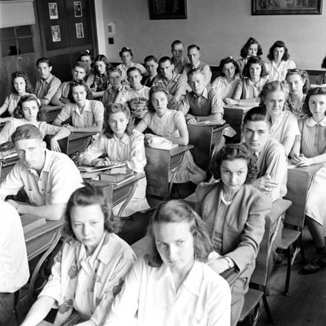 Mansfield Ohio High School Graduation, 1941 | LIFE Goes to a High School Graduation, June 1941 | LIFE.com 1940s School, The Rite Of Spring, Mansfield Ohio, Lehigh University, National Honor Society, Schools In America, Alfred Eisenstaedt, Barn Dance, Senior High School