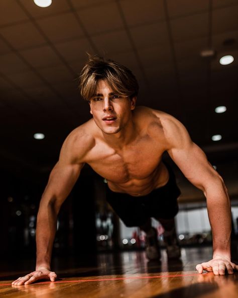 Devon Broughton (@devonbroughton) • Instagram photos and videos Devon Broughton, Male Fitness, Chandler Riggs, Male Fitness Models, Blonde Guys, Devon, Mens Fitness, Dean, Fitness Models