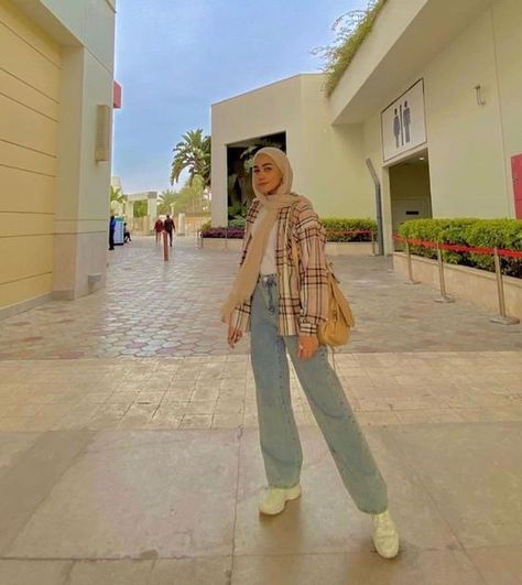 #hijab #hijabi #modestfashion #hijabdaily #modesty #modestlydressed #fashion #hijabitutorial #hijabstyle #scarfstyle #style #streetstyle #outfit #ootd #hijabinspiration #hijablook #hijabers #ootdfashion #hijabibloggers #hijabfashion #modesty #hijabtutorial #hijabtutorials #hijabstreetwear #abaya #beauty #cute #dresses #dresshijab #hijabmodern #style #vogue #hijabstyle #hijabbeauty #ootd #hijabfashion #outfits #arabicfashion #abaya #فاشن #فاشون #حجاب Simple College Outfits, College Outfits Comfy, Estilo Hijab, Hijab Look, Street Hijab Fashion, Modern Hijab Fashion, Muslim Outfits Casual, Muslim Fashion Hijab Outfits, Hijab Style Casual