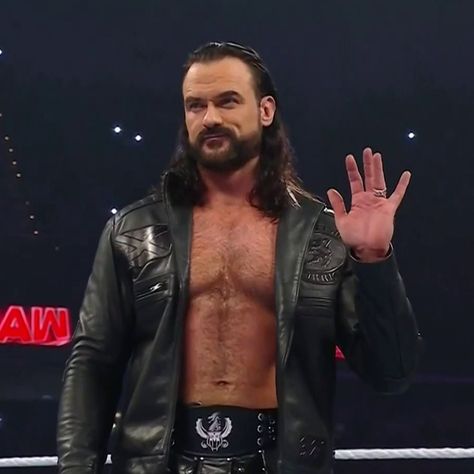 Drew Mcintyre Cute, Wwe Drew Mcintyre, Drew Galloway, Wwe Men, Raw Wwe, Scottish Warrior, Hyper Fixation, Thomas Doherty, Wrestling Stars