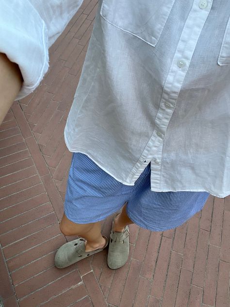 #outfitideas #summeroutfit #summer2023 #boston #birkenstock #stripes #shorts #linen Birkenstock Linen Outfit, Birkenstock Boston With Shorts, Mint Outfit, Linen Clothes, Birkenstock, Stripes, Summer Outfits, Outfit Inspo