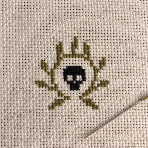 lindsay swearingen’s Instagram post: “Free handing cross stitch is now a thing I like to do. 💀  #moderncrossstitch #crossstitching #handembroidery #modernembroidery…” Mini Skull Cross Stitch Pattern, Tiny Skull Cross Stitch, Skull Hand Embroidery, Small Skull Cross Stitch Pattern, Goth Cross Stitch Pattern Free, Cross Stitch Skull Pattern, Cross Stitch Patch Patterns, Punk Cross Stitch, Lindsay Swearingen