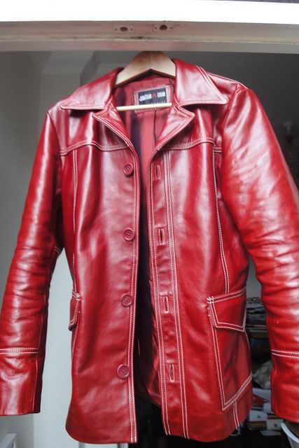 JONATHAN A. LOGAN: Fight Club Jacket | Flickr - Photo Sharing! Tyler Durden Red Jacket, Tyler Durden Leather Jacket, Tyler Durden Jacket, Tyler Durden Inspired Outfit, Tough Clothes, Club Jacket, Vintage Street Fashion, Rich Boy, Tyler Durden