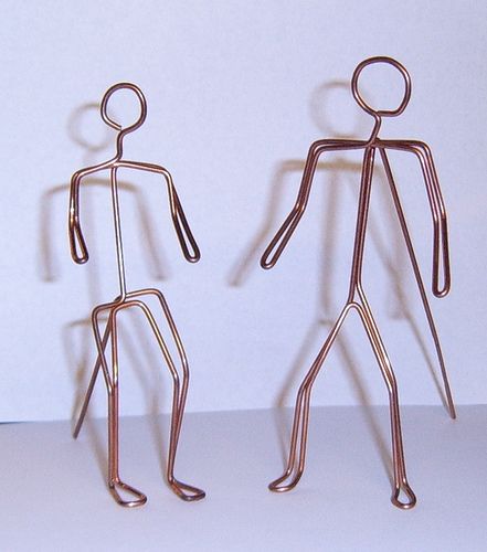 wire art people | Flickr - Photo Sharing! Art Fil, Needle Nose Pliers, Sculpture Lessons, Art Figures, Wire Art Sculpture, Japanese Garden Design, Welding Wire, Crochet Dolls Free Patterns, Art People