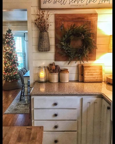 Kitchen Aesthetic Cozy, Shutter Angel, Cozy Cabin Kitchen, Modern Rustic Farmhouse Kitchen, English Cottage Interiors, Primitive Farmhouse Decor, New England Farmhouse, Minimalist Farmhouse, Modern Rustic Farmhouse