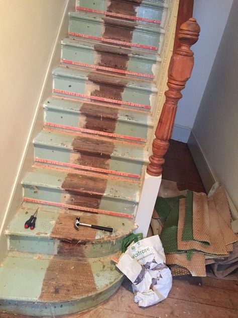 Restoring old wooden floors in a Victorian house Victorian Staircase Ideas, Painting Wooden Stairs, Victorian Stairs, Painted Wooden Floors, Victorian Staircase, Flower Trees, Victorian Hallway, Victorian Floor, Stair Stickers