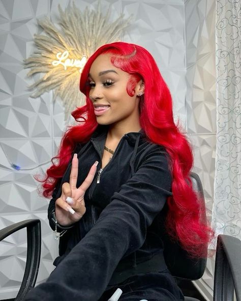 ˚୨୧⋆ @bella2angel Red Wigs Hairstyles, Red Weave Hairstyles, Peekaboo Hair, Frontal Wig Hairstyles, Red Wig, Closure Wigs, Dyed Hair Inspiration, Wig Color, Stylist Tattoos