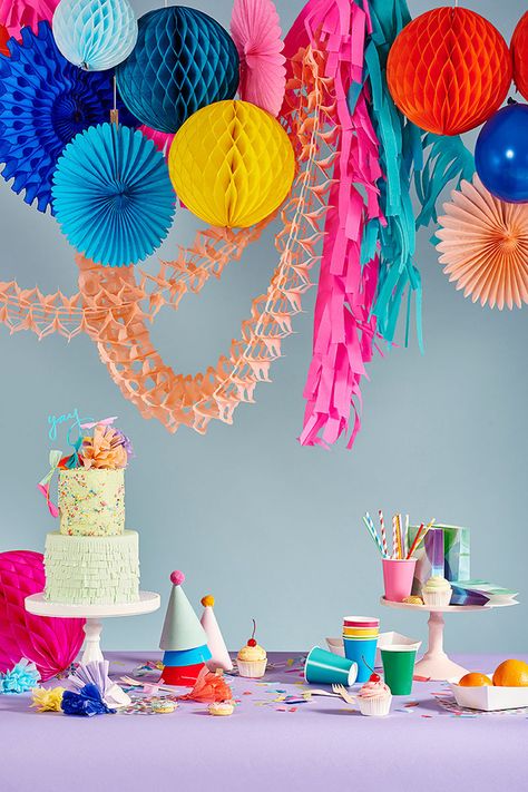 Colorful Party Decorations, Rainbow Party Decorations, Colorful Birthday Party, Oh Happy Day, Party Box, Colorful Birthday, Kids Party Decorations, Colorful Party, Baby Party