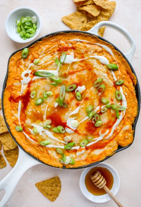 Hot Honey Buffalo Chicken Dip - Yes to Yolks Hot Honey Recipes, Honey Buffalo Chicken, Hot Chicken Dip, Spicy Buffalo Chicken Dip, Buffalo Chicken Pizza Recipe, Hot Honey Sauce, Hot Honey Recipe, Hot Dips, Hot Honey Chicken