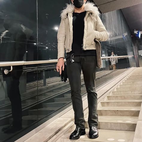 Channeling my inner anime antagonist : malefashion Japanese Streetwear, Avant Garde Fashion, Wardrobe Basics, First Photo, Sneaker Head, Athleisure, Normcore, Street Wear, Outfit Inspo