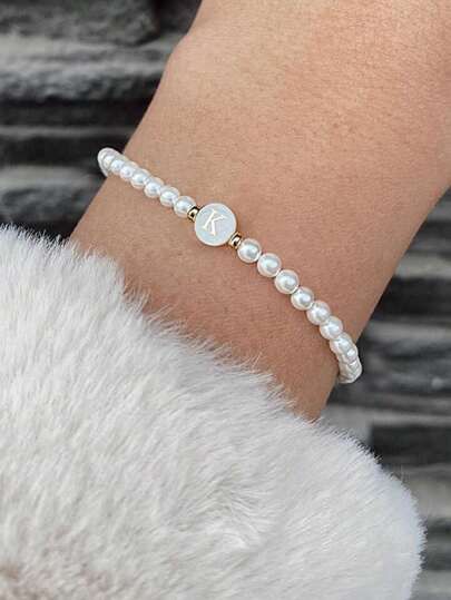 Pearl Letters, Bracelet Initial, Bracelet Couple, Letter Bracelet, Bracelet Women, Initial Bracelet, Gift Product, Personalized Bracelets, Matching Bracelets