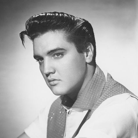 Elvis Hairstyle, Elvis Presley Hair, Rockabilly Lifestyle, Elvis And Me, King Elvis Presley, John Lennon Beatles, Beatles John, Elvis Presley Photos, Buddy Holly