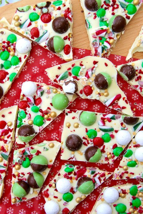 IMG_5694 Christmas White Chocolate, Christmas Chocolate Bark, Candy Bark Recipes, Chocolate Bark Christmas, Christmas Bark Recipes, Bark Recipes, Christmas Bark, Janes Patisserie, White Chocolate Bark