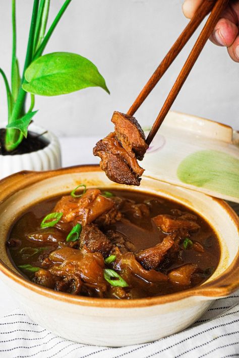 Chinese Beef Stew Recipe | 炆牛腩 - A Dash of Soy Beef Stew In Slow Cooker, Chinese Beef Stew Recipe, Stew In Slow Cooker, Stew Recipe Slow Cooker, Beef Brisket Stew, Asian Beef Stew, Chinese Beef Stew, Beef Stew Slow Cooker, Stew Slow Cooker