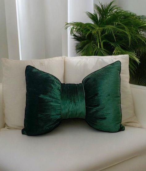 Emerald Green Living Room, Bow Pillow, Bow Pillows, Girly Apartment Decor, Cute Bedroom Ideas, Gold Bedroom, Home Decor Crate, Green Corduroy, Green Home Decor