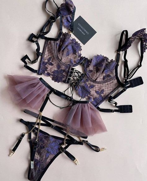 Langerai Outfits Aesthetic, Lingerie Inspiration, Cute Lingerie, Seductive Clothes, Lingerie Outfits, Fashion Attire, Pretty Lingerie, Designer Lingerie, Luxury Lingerie