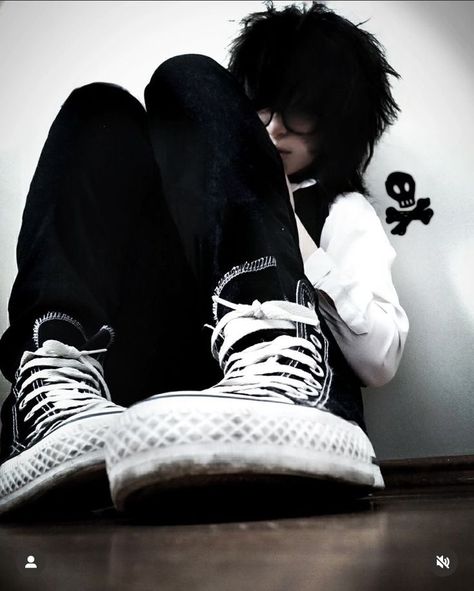 Emo Boy 2000s, Emo Boys 2000s, Emo Boy Pfp, Emo Scene Outfits, Scene Guys, Emo People, Emo 2000s, Emo Scene Hair, Scene Boys