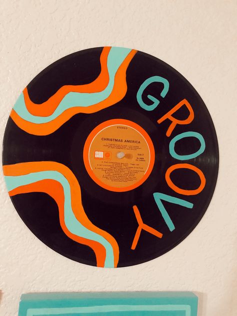 Painting Vynil Records, Vinyl Painting Ideas Aesthetic, Vinyl Painting Ideas Easy, Painting Records Ideas, Record Painting Ideas Hippie, Vynil Record Painting Ideas, Vinyl Record Painting Ideas Easy, Painted Records Vinyl Easy, Painting On Records Vinyls