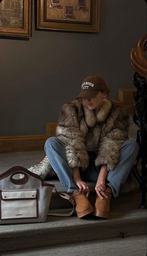 Fur Jacket Outfit, Fur Coat Outfit, Coat Outfit, Outfit Trends, Coat Outfits, Autumn Outfit, Mode Inspiration, Winter Fashion Outfits, Winter Outfit