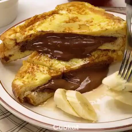 French Toast Ingredients, Nutella French Toast, French Toast Recipe, Sweet Snacks Recipes, Delicious Snacks Recipes, Sandwich Bread, Fun Baking Recipes, Toast Recipes, Food Videos Desserts