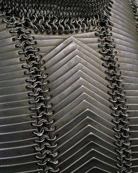 Dwarven Armor, Chainmail Patterns, Metal Armor, Museum Design, Armor Clothing, Historical Armor, Leather Armor, Knight Armor, Arm Armor