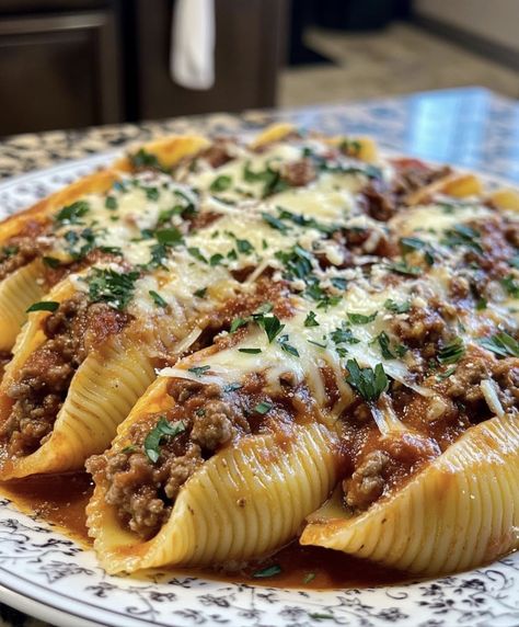 Pasta Shell Recipes, Jumbo Pasta Shell Recipes, Eat Aesthetic, Shell Recipes, Recipes Spinach, Cranberry Turkey, Stuffing Balls, Holiday Leftovers, Jumbo Pasta Shells