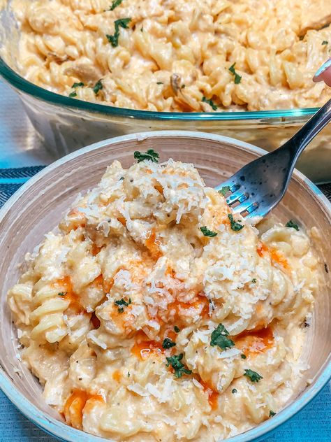 You Know What's Better Than Baked Feta Pasta? TikTok's Baked Buffalo Mac and Cheese Buffalo Mac And Cheese Recipe, Buffalo Mac And Cheese, Baked Feta Pasta, Baked Feta, Popsugar Food, Feta Pasta, Mac And Cheese Recipe, Cheese Recipe, Popsugar