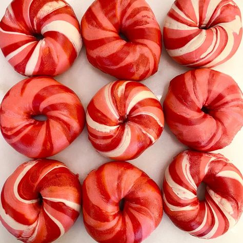 5 Luxurious Valentine's Day Ideas Aimed to Please Rainbow Bagels, Secret Starbucks Drinks, Fresh Lobster, Donut Decorations, White Cookie, Bagel Shop, Valentines Day Food, Restaurants Food, Valentine's Day Recipes