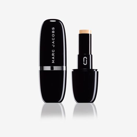 Marc Jacobs Eyeliner, Double Wear Estee Lauder, Marc Jacobs Makeup, Hide Dark Circles, Concealer Stick, Marc Jacobs Beauty, Creamy Concealer, Celebrity Makeup Artist, Beauty Sponge