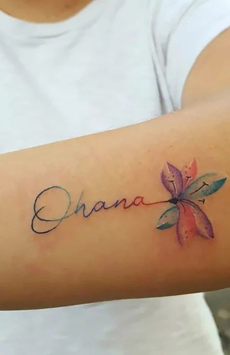 Ohana Tattoo With Flower, Hawaiian Flower Tattoos, Ohana Tattoo, Tropical Tattoo, Hawaii Tattoos, Hibiscus Tattoo, Beautiful Flower Tattoos, Intricate Tattoo, Hawaiian Tattoo