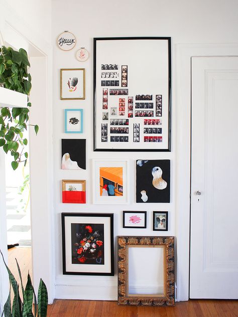 An Art Curator’s Tried-and-True Tips for Hanging a Gallery Wall Gallery Wall Tips, Entryway Gallery Wall, Gallery Wall Bedroom, Gallery Wall Layout, Frame By Frame, Modern Gallery Wall, Welcome To My House, Apartment Art, Hanging Frames