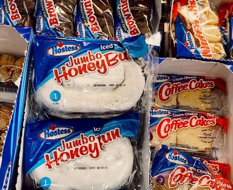 I've always just called all of these Hostess cupcakes #aesthetic #grocerystore #iginspo Hostess Cakes, Hostess Snacks, Hostess Cupcakes, Coffee Cream, Snack Cake, Cake With Cream Cheese, Camping Food, Pretty Earrings, Grocery Store