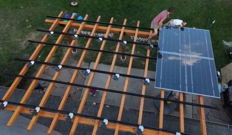 Solar Pergola (A Step-by-Step DIY Guide) - Climatebiz Party Backyard Ideas, Cover Patio Ideas, Backyard Covered Patio Ideas, Backyard Cover, Solar Panels Architecture, Backyard Wedding Decor, Solar Pergola, Solaire Diy, Covered Patio Ideas