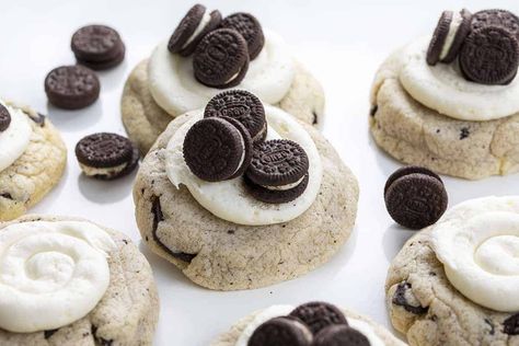 Milkshake Cookies, Buttercream Frosting Cookies, Copycat Cookies, Frosting Cookies, Cookies And Cream Milkshake, Recipe Copycat, Homemade Chocolate Frosting, Homemade Buttercream, Frosted Cookies