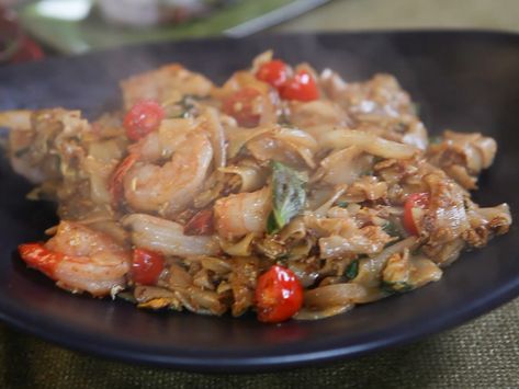 Drunken Noodles Recipe, Chef Jet Tila, Jet Tila, Drunken Noodles, Spicy Rice, Noodles Recipe, Signature Dishes, Asian Cooking, Authentic Recipes