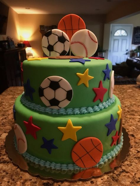 All Star Birthday Cake, Basket For Your Boyfriend, Football Gift Baskets, Sports Birthday Cakes, Birthday Cake Designs, Star Birthday, Sports Birthday, Football Birthday, Football Gift