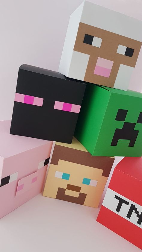 Minecraft Box Template, Minecraft Party Ideas Diy, Diy Minecraft Box Characters, Minecraft Box Decorations, Diy Minecraft Decorations Parties, Minecraft Gift Wrapping Ideas, Minecraft Birthday Party Ideas Diy, Minecraft Valentines Box Ideas, Modern Minecraft Party