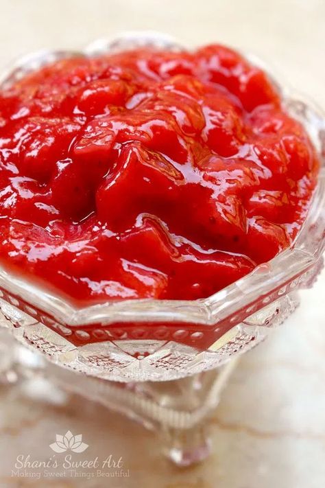 The BEST Cake Filling Recipe - Fresh Fruit Compote ⋆ Shani's Sweet Art Best Cake Filling, Fruit Compote Recipe, Raspberry Cake Filling, Strawberry Cake Filling, Fresh Fruit Cake, Cake Filling Recipes, Compote Recipe, Cake Filling, Strawberry Compote