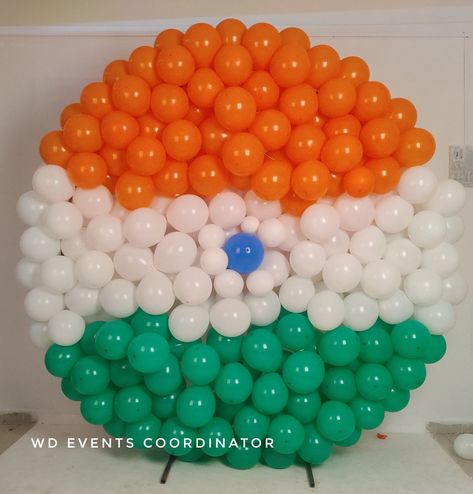 Balloon Decoration Independence Day Selfie Point, Independence Day Theme Decoration, Decoration For Republic Day, Independence Day Balloon Decoration, Independence Day Decoration School, Balloon Gate, Indian Decoration, Creative Booths, Independence Day Theme