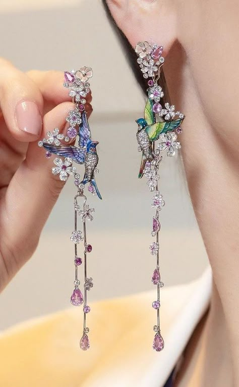 قلادات متدلية, Anting Manik, Heart Wedding Rings, Hummingbird Earrings, Jewelry Editorial, Earrings Aesthetic, Fancy Earrings, Earrings Accessories, Fantasy Jewelry