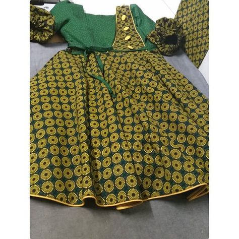 Green Seshweshwe Dresses, Seshoeshoe Designs, Sesotho Traditional Dresses, Seshoeshoe Dresses, South African Traditional Dresses, African Traditional Wear, Shweshwe Dresses, African Attire Dresses, African Print Clothing