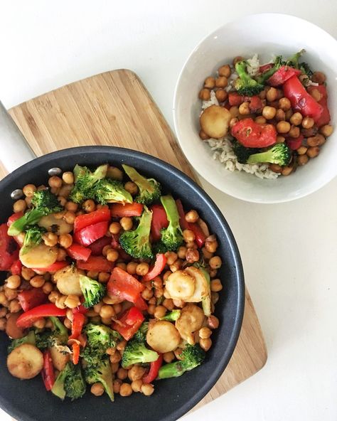 Easy Chickpea Stir-fry Meal Times, Water Chestnuts, Meal Prepping, Canned Chickpeas, Ground Ginger, Ground Pepper, Red Pepper Flakes, Chickpeas, Kung Pao Chicken