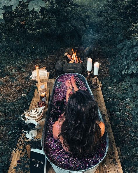 Friday vibes🖤🛀 📷 mystic.jagger #witchy #witch #witchesofinstagram #witchyvibes #witchcraft #witchythings #pagan #witches #wicca #magick #goth #magic #friday #weekend Witch Cottage Aesthetic, Witch Cabin, Witchy Cottage, Witchy House, Witches Cottage, Nature Witch, Cabin Aesthetic, Forest Cottage, Witch Cottage