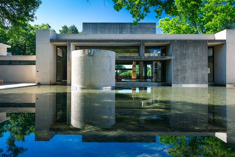 Des Moines Art Center, I M Pei, Brutalism Architecture, Modern Architecture Interior, Modern Landscape, Architecture Inspiration, Space Architecture, Corporate Office, Modern Landscaping